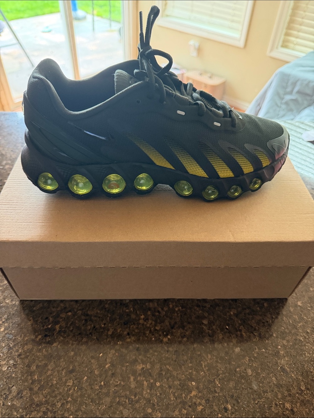 Men Nike air max Dn8 Athletic Shoes with Bubble Sole